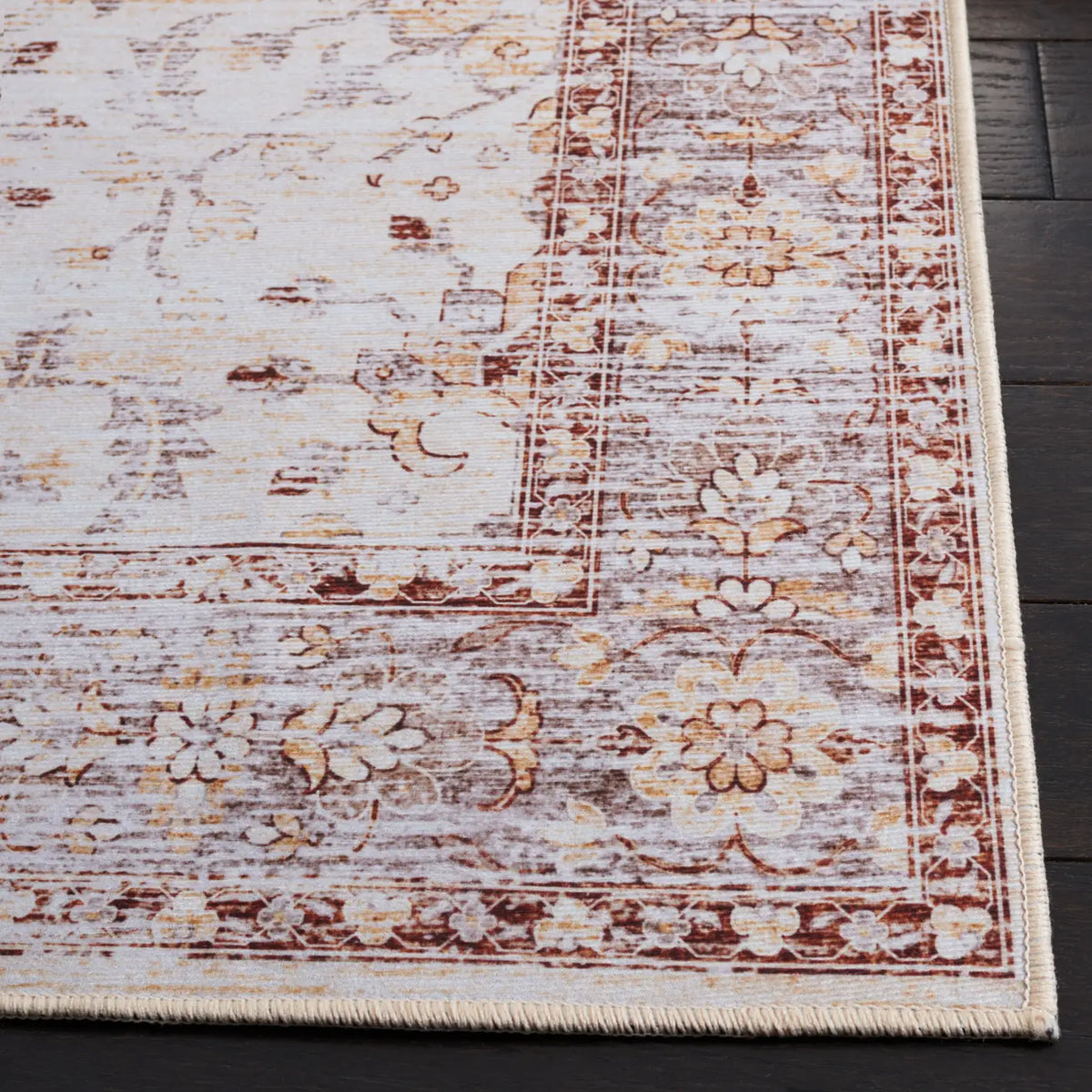 Safavieh Tucson 4'-0" x 6'-0" Rug in Beige / Gold