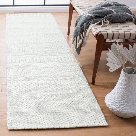 Safavieh Marbella 2'-3" x 9'-0" Rug in Ivory