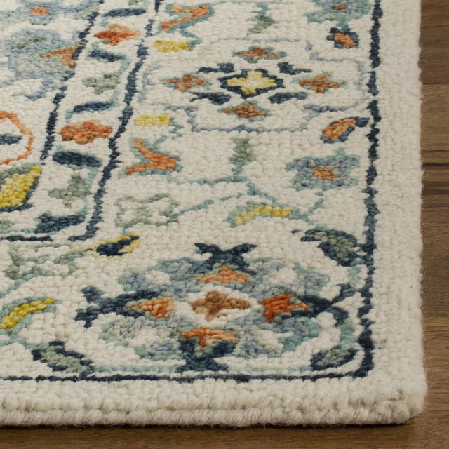 Safavieh Aspen 4'-0" x 6'-0" Rug in Ivory / Blue
