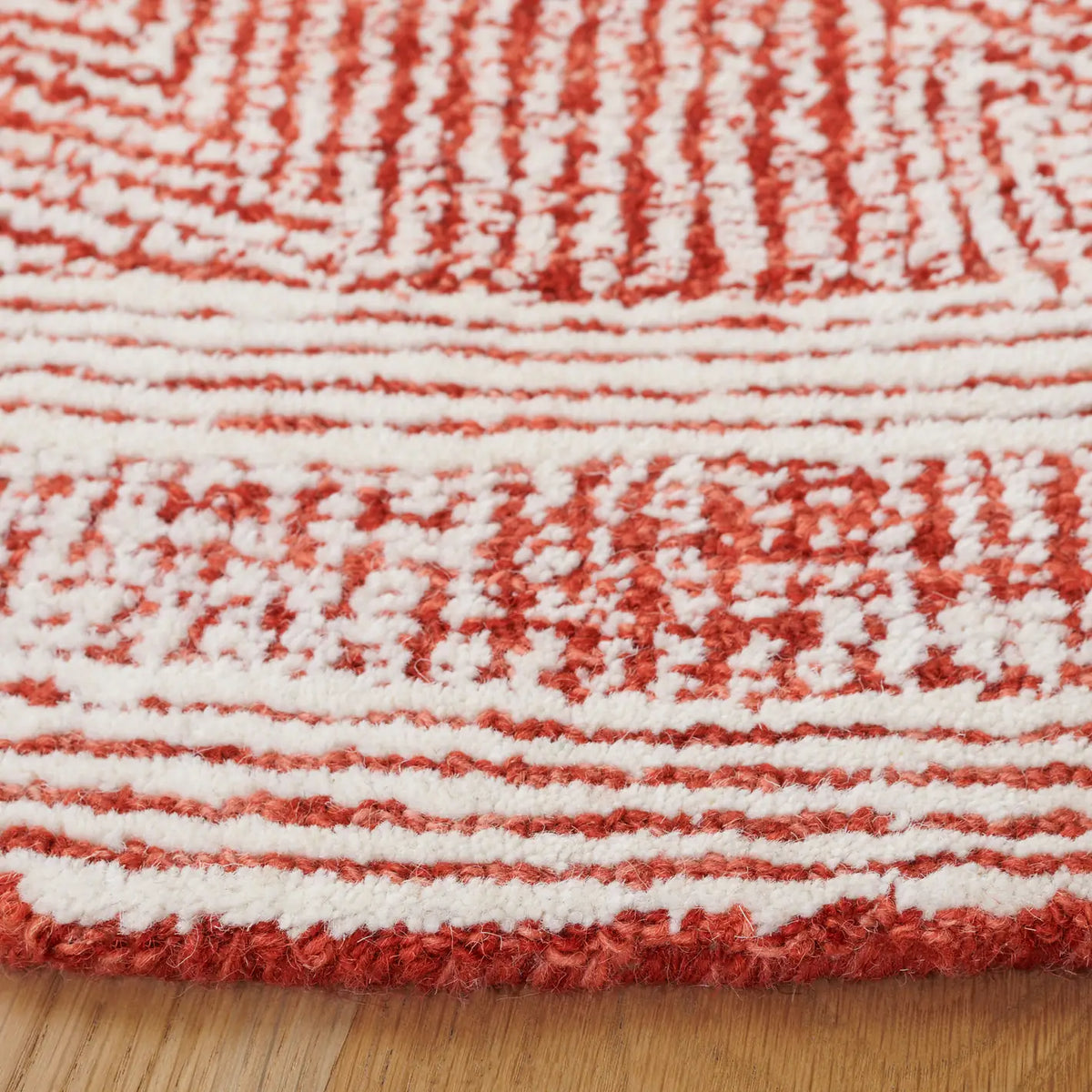 Safavieh Abstract 6'-0" x 6'-0" Rug in Ivory / Red