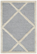 Safavieh Cambridge 2'-0" x 3'-0" Rug in Silver / Ivory