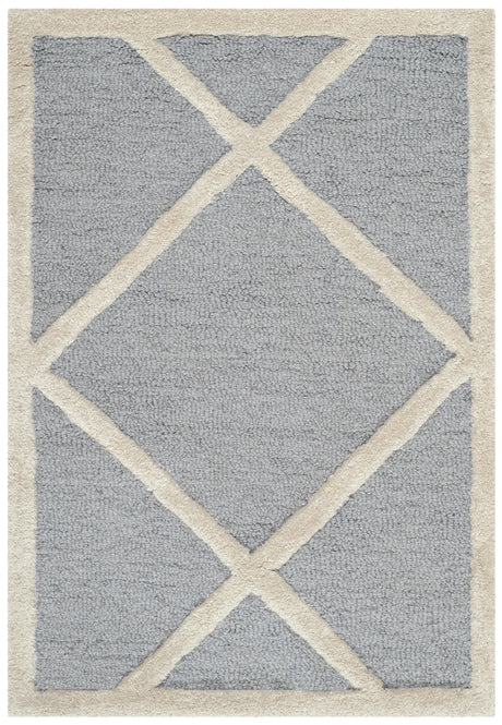 Safavieh Cambridge 2'-0" x 3'-0" Rug in Silver / Ivory