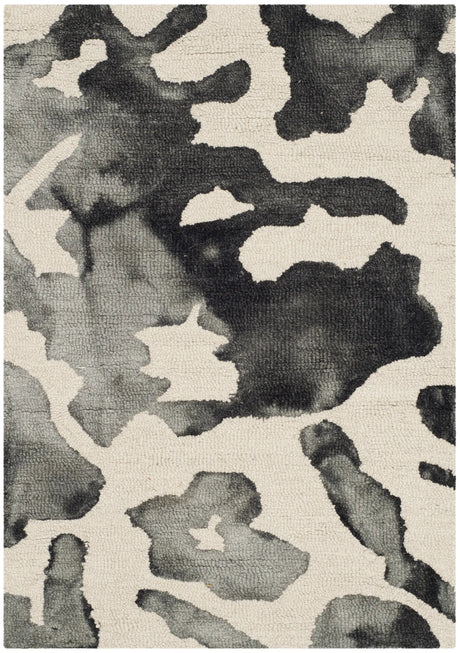 Safavieh Dip Dye 2'-0" x 3'-0" Rug in Beige / Charcoal
