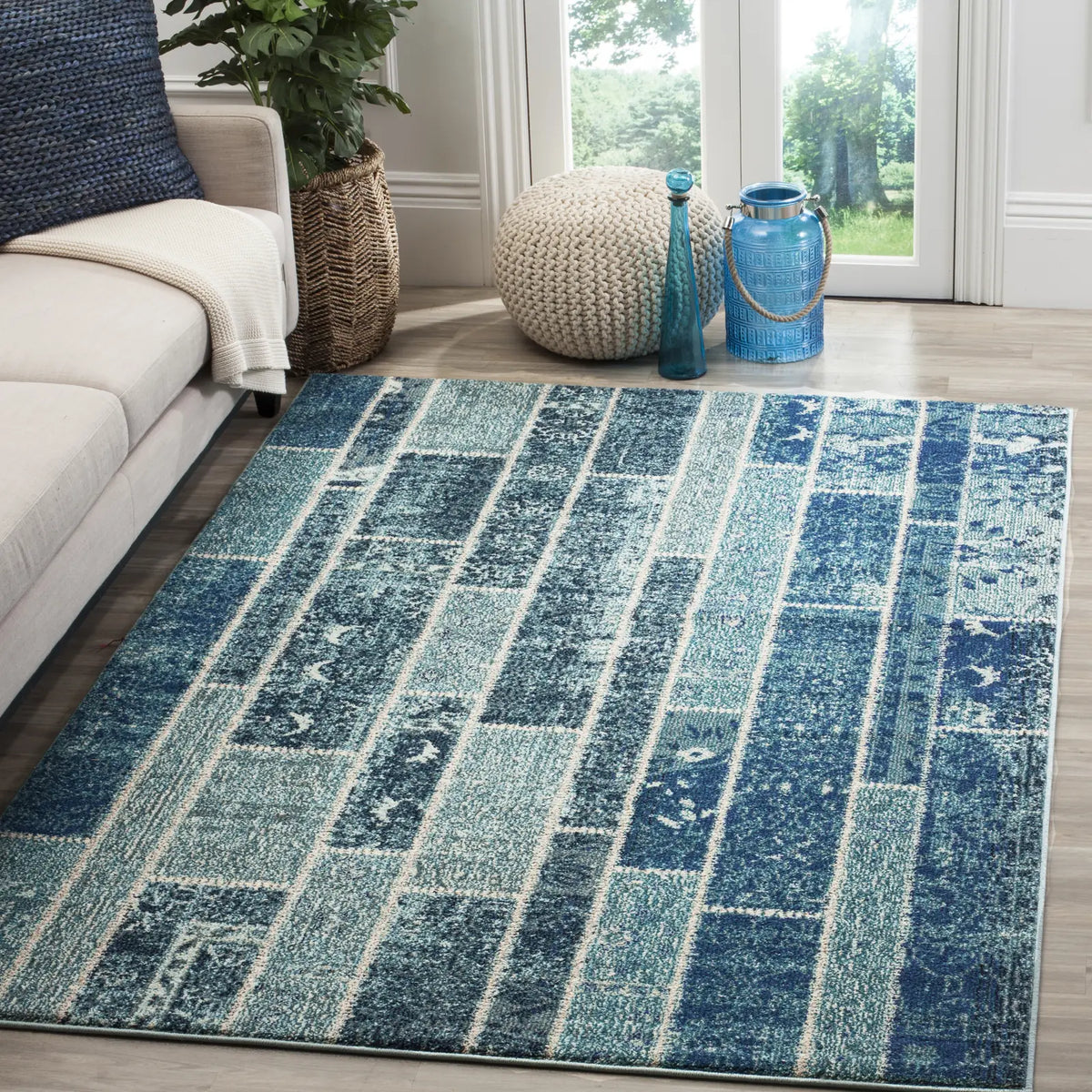 Safavieh Monaco 4'-0" x 5'-7" Rug in Blue / Multi