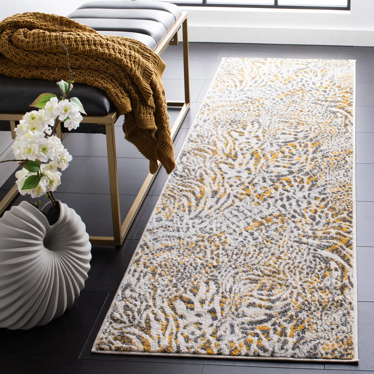 Safavieh Amsterdam 2'-3" x 8'-0" Rug in Beige / Gold