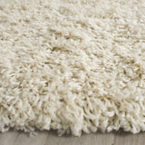 Safavieh Sgl-Laguna Shag 6'-7" x 6'-7" Rug in Beige