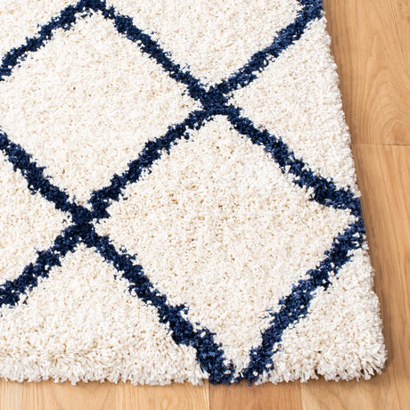 Safavieh Hudson Shag 4'-0" x 6'-0" Rug in Ivory / Navy