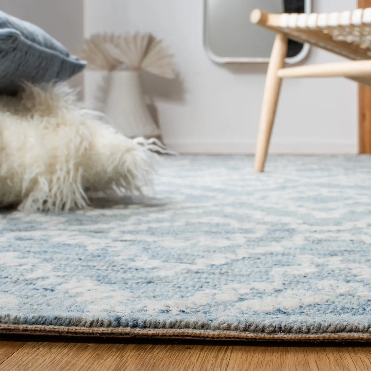 Safavieh Metro 4'-0" x 6'-0" Rug in Natural / Blue