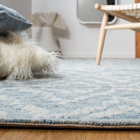 Safavieh Metro 4'-0" x 6'-0" Rug in Natural / Blue
