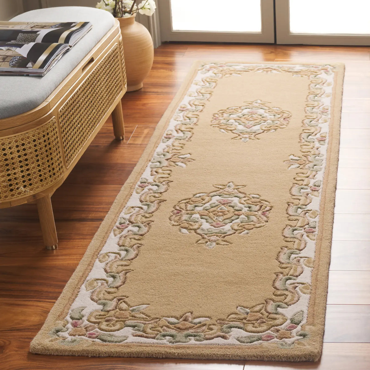 Safavieh Aubusson 2'-3" x 8'-0" Rug in Beige / Ivory