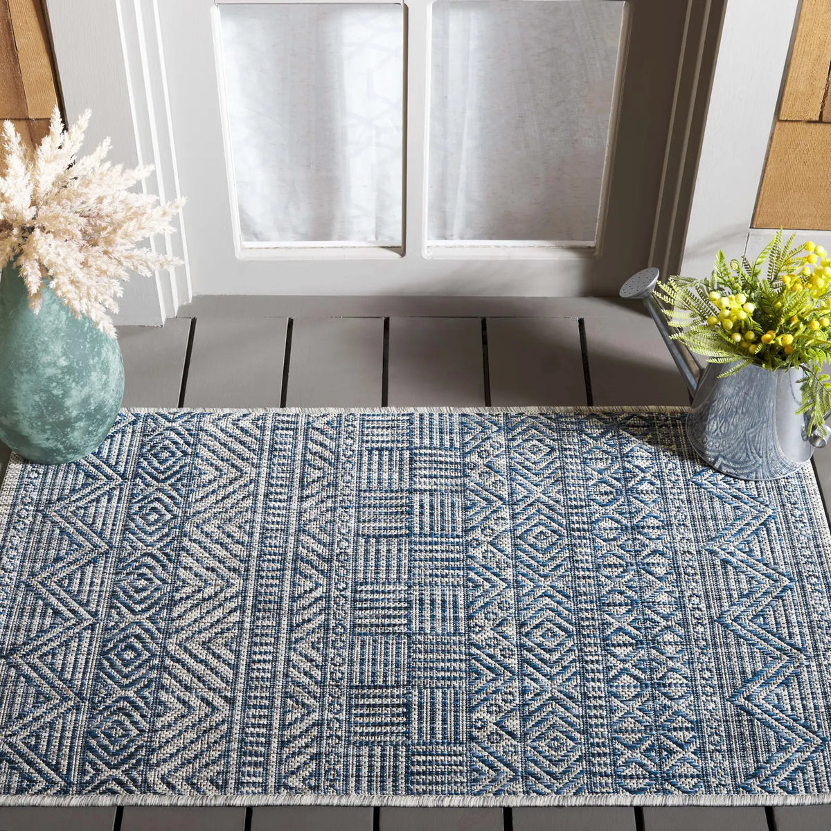Safavieh Courtyard 2'-0" x 3'-7" Rug in Grey / Navy
