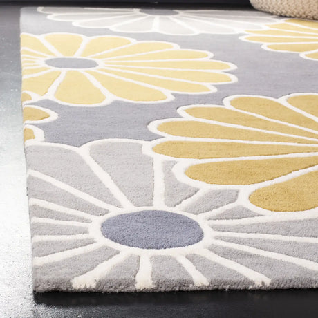 Safavieh Soho 5'-0" x 8'-0" Rug in Grey / Yellow