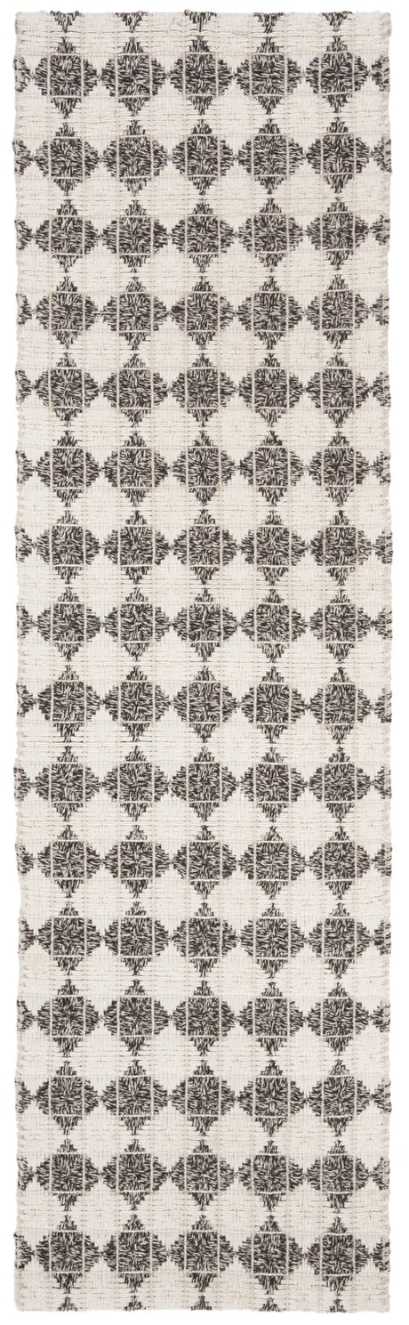 Safavieh Natura 2'-3" x 8'-0" Rug in Black / Ivory