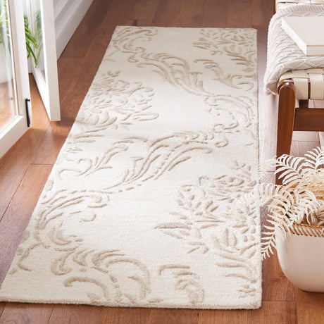 Safavieh Jardin 2'-3" x 8'-0" Rug in Ivory / Beige