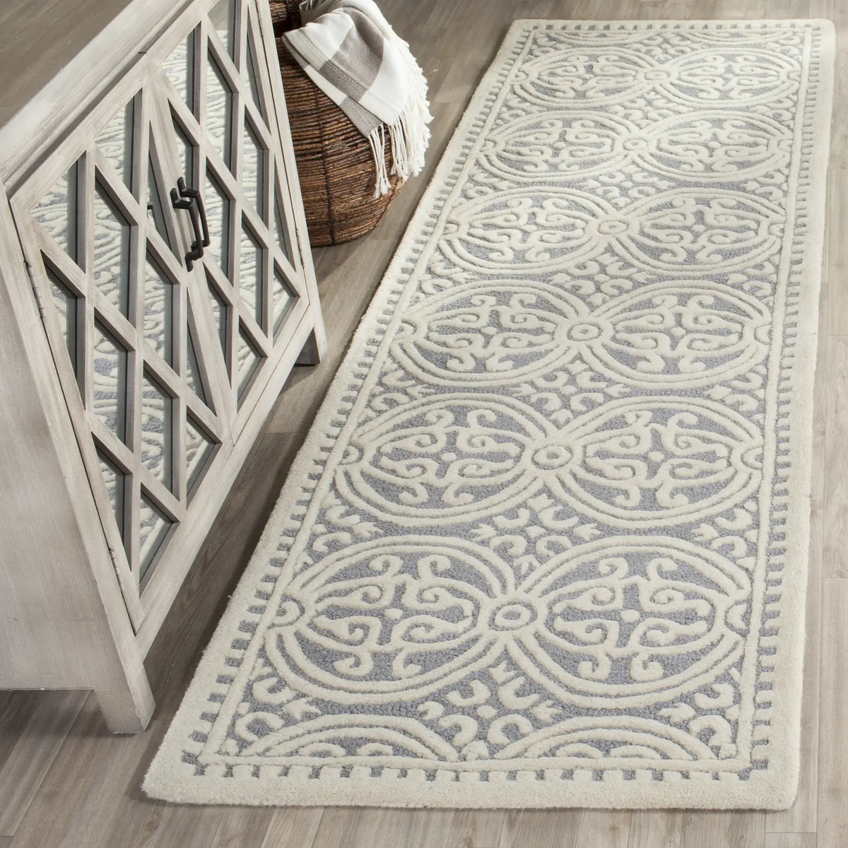 Safavieh Cambridge 2'-6" x 12'-0" Rug in Silver / Ivory
