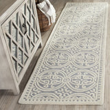 Safavieh Cambridge 2'-6" x 12'-0" Rug in Silver / Ivory