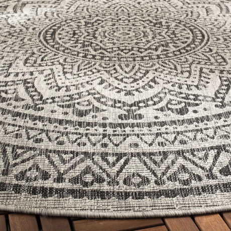 Safavieh Courtyard 5'-3" x 5'-3" Rug in Light Grey / Black