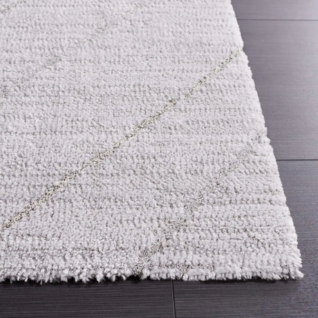 Safavieh Neptune 4'-0" x 6'-0" Rug in Light Grey / Grey