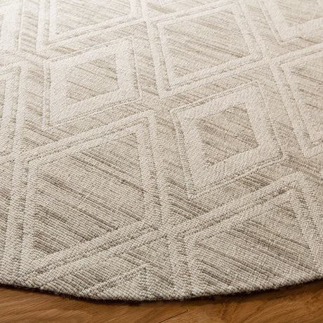 Safavieh Marbella 6'-0" x 6'-0" Rug in Light Brown / Ivory