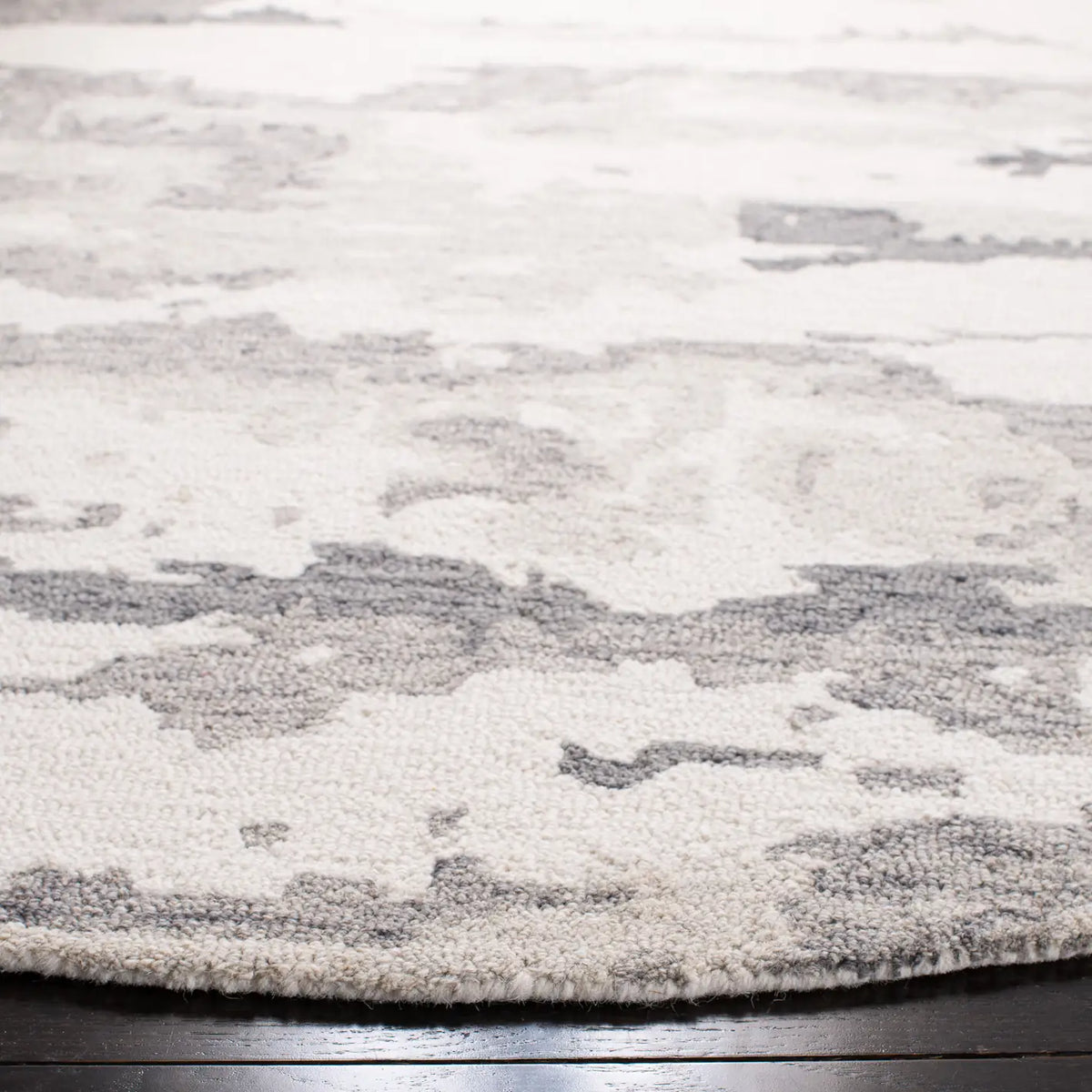 Safavieh Abstract 6'-0" x 6'-0" Rug in Charcoal / Ivory
