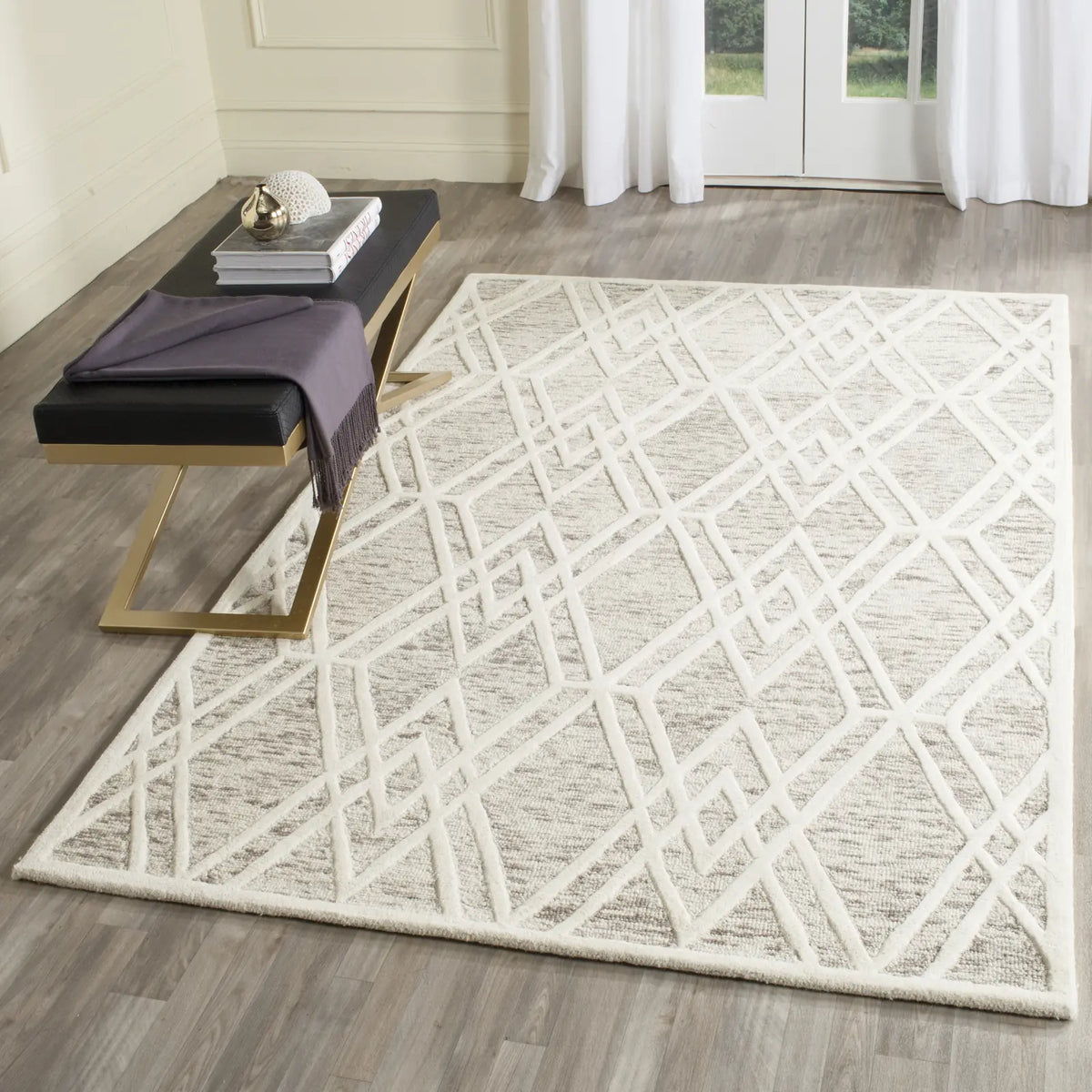 Safavieh Cambridge 4'-0" x 6'-0" Rug in Light Brown / Ivory