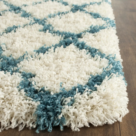 Safavieh Sgk-Shag Kids 2'-3" x 7'-0" Rug in Ivory / Blue