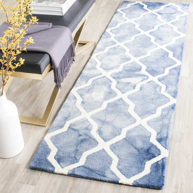 Safavieh Dip Dye 2'-3" x 6'-0" Rug in Blue / Ivory