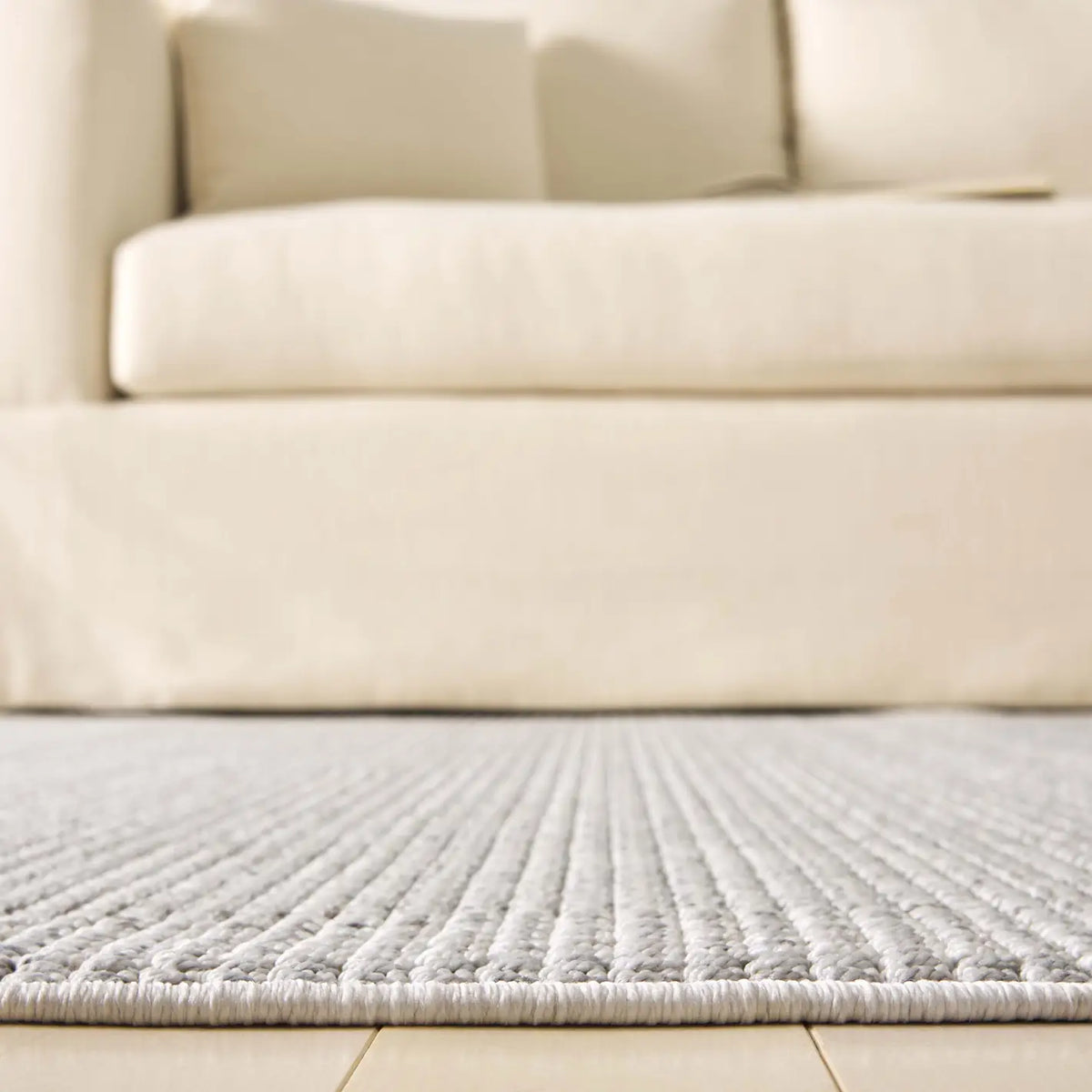 Safavieh Martha Stewart Serenity 4'-0" x 6'-0" Rug in Grey / Ivory
