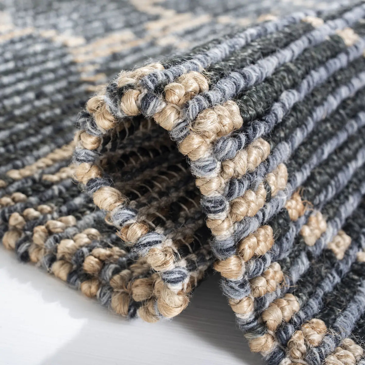 Safavieh Natural Fiber 4'-0" x 6'-0" Rug in Beige / Charcoal