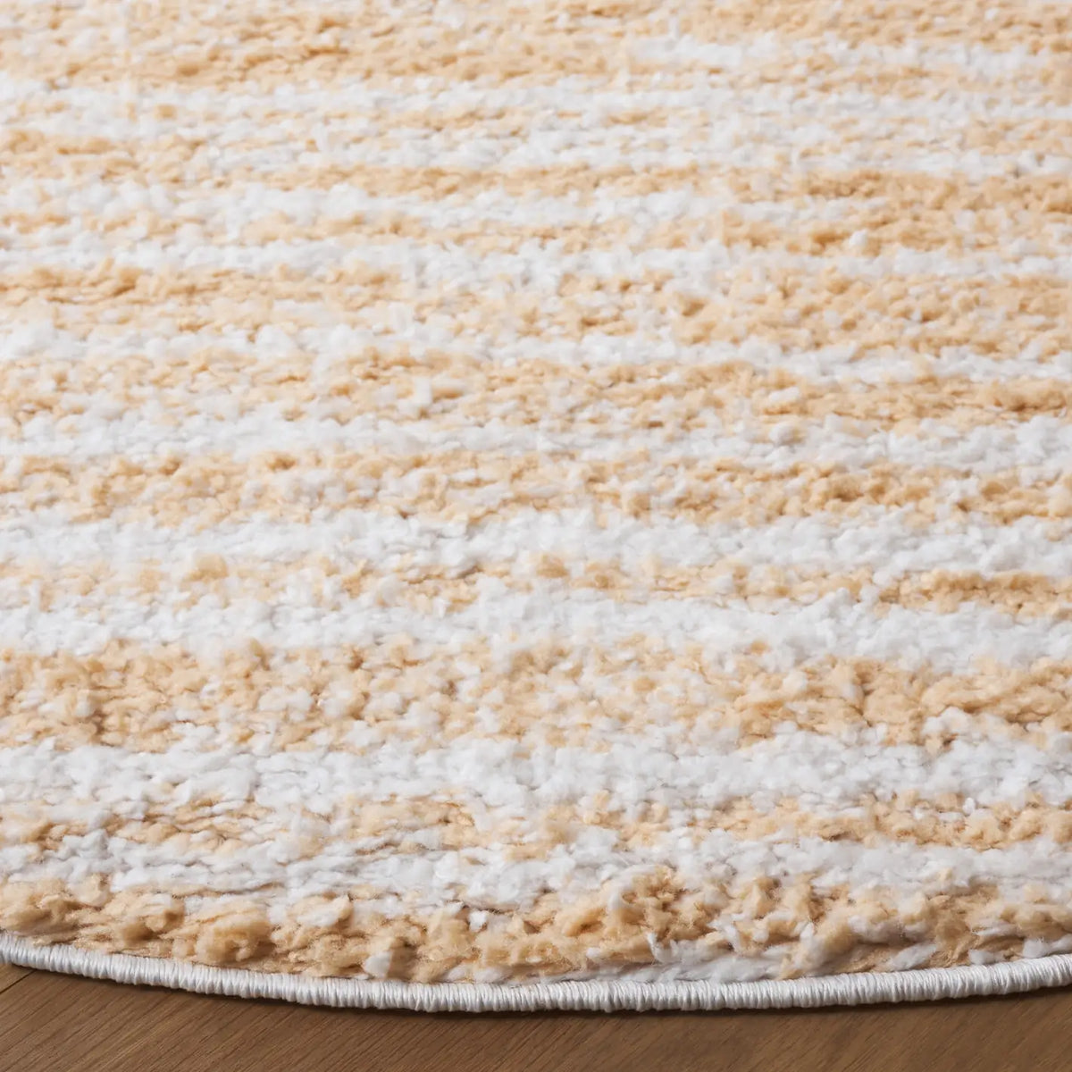 Safavieh Rumi Shag 6'-7" x 6'-7" Rug in Gold / Ivory