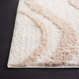 Safavieh Norway 4'-0" x 6'-0" Rug in Beige / Ivory