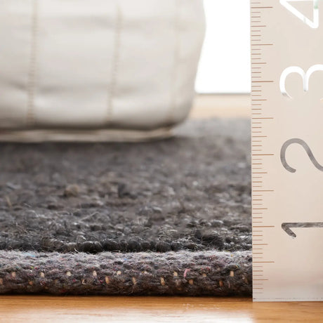 Safavieh Natural Fiber 4'-0" x 6'-0" Rug in Black / Beige