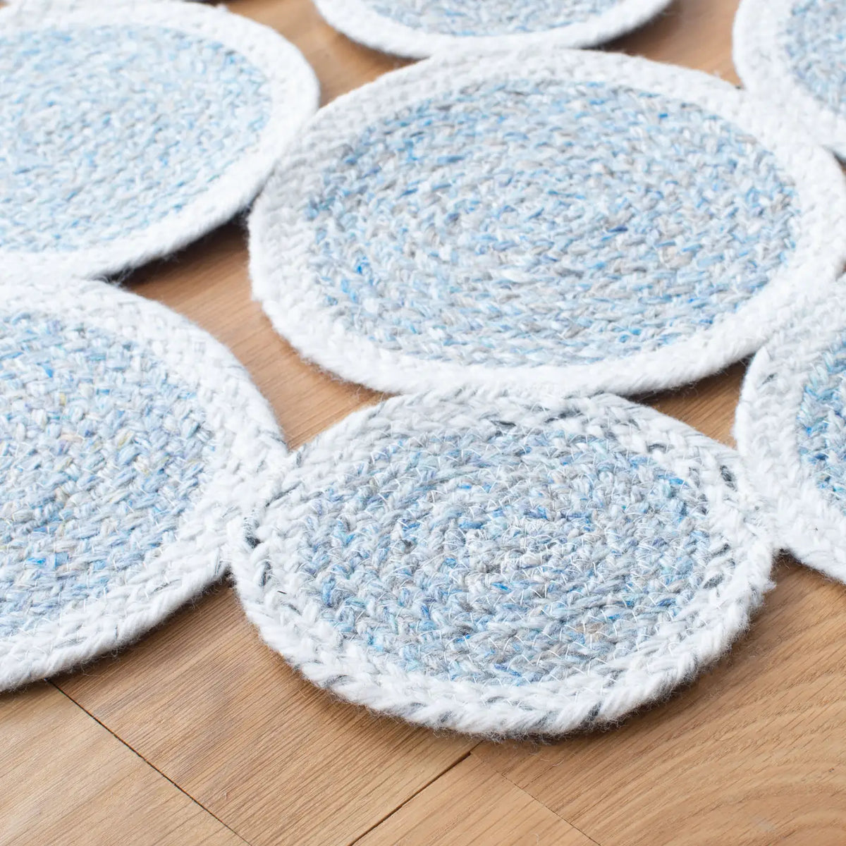 Safavieh Cape Cod 5'-0" x 5'-0" Rug in Blue / Ivory