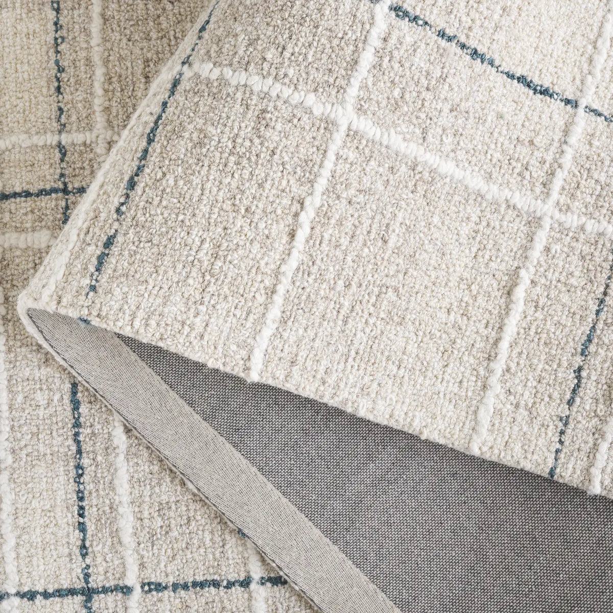 Safavieh Genre 4'-0" x 6'-0" Rug in Beige / Blue