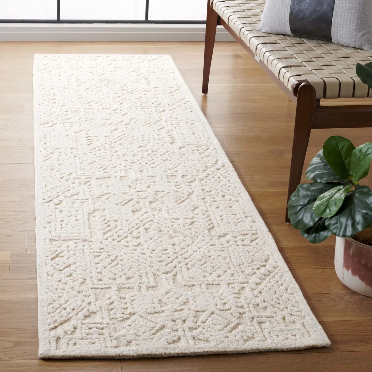 Safavieh Textural 2'-3" x 8'-0" Rug in Ivory