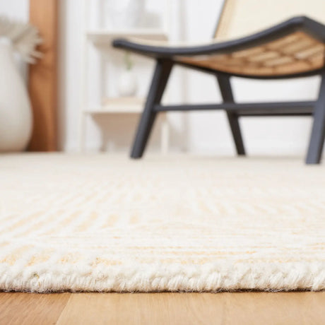 Safavieh Abstract 4'-0" x 6'-0" Rug in Gold / Ivory