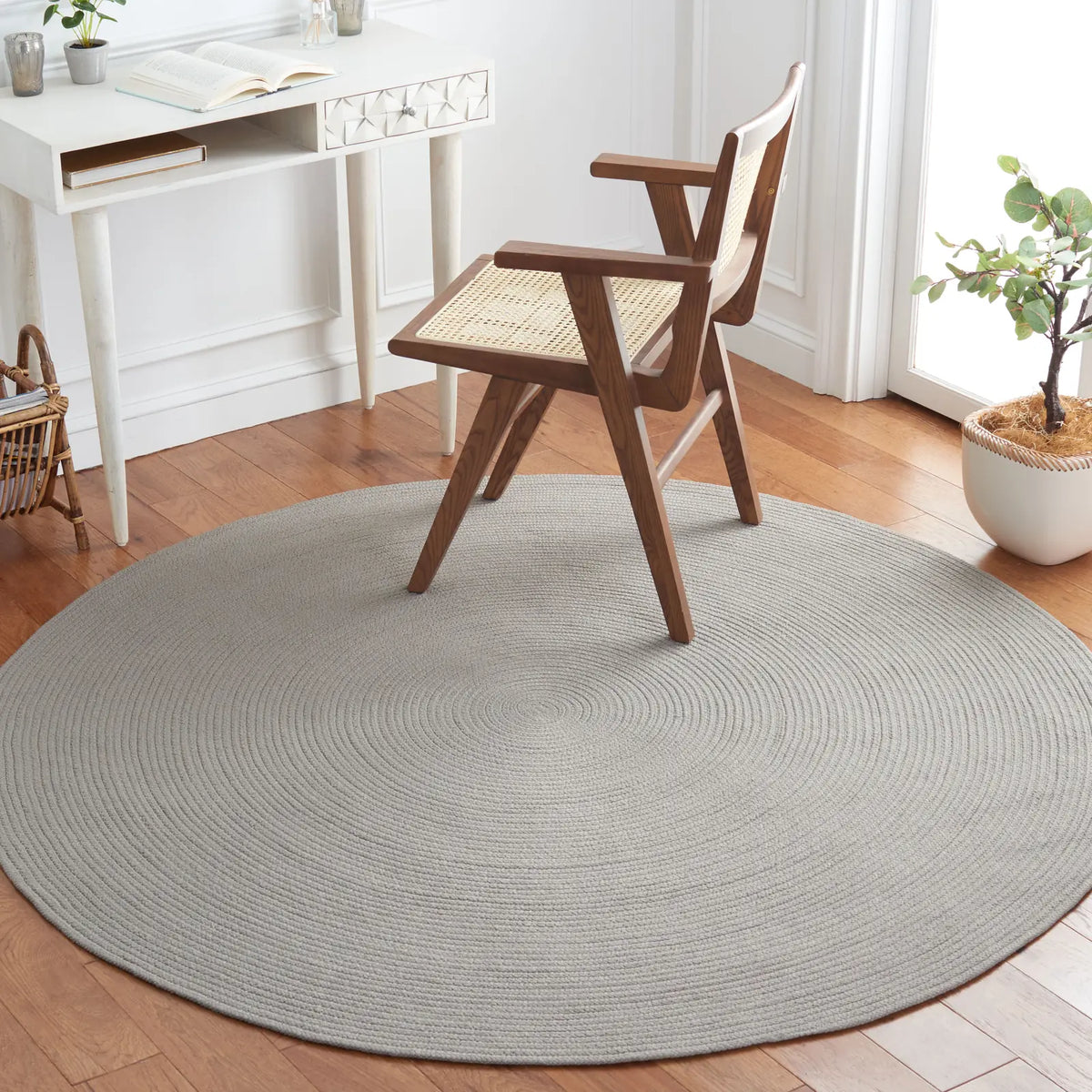 Safavieh Braided 5'-0" x 5'-0" Rug in Grey