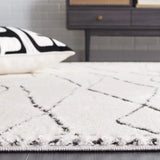 Safavieh Melody 4'-0" x 6'-0" Rug in Ivory / Black