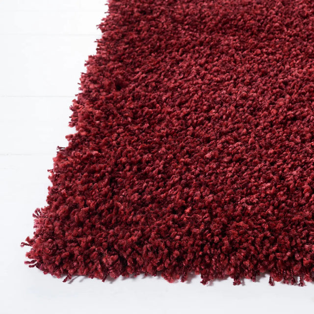 Safavieh Santa Monica Shag 5'-3" x 7'-6" Rug in Maroon