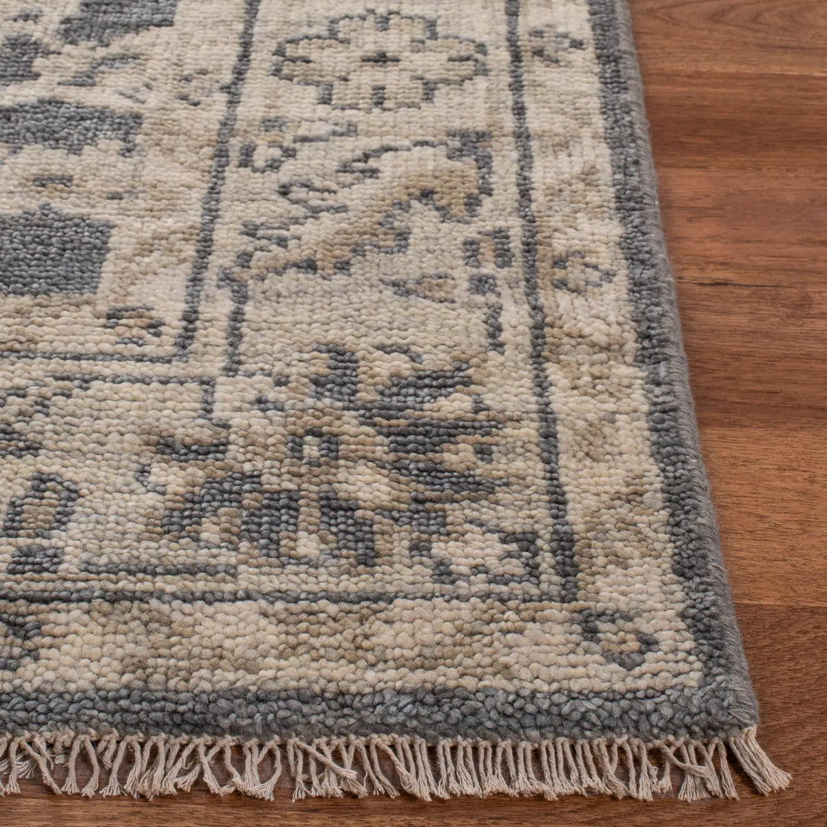 Safavieh Samarkand 6'-0" x 9'-0" Rug in Dark Grey / Beige