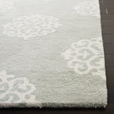 Safavieh Soho 5'-0" x 8'-0" Rug in Grey / Ivory