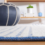 Safavieh Natura 4'-0" x 6'-0" Rug in Ivory / Blue