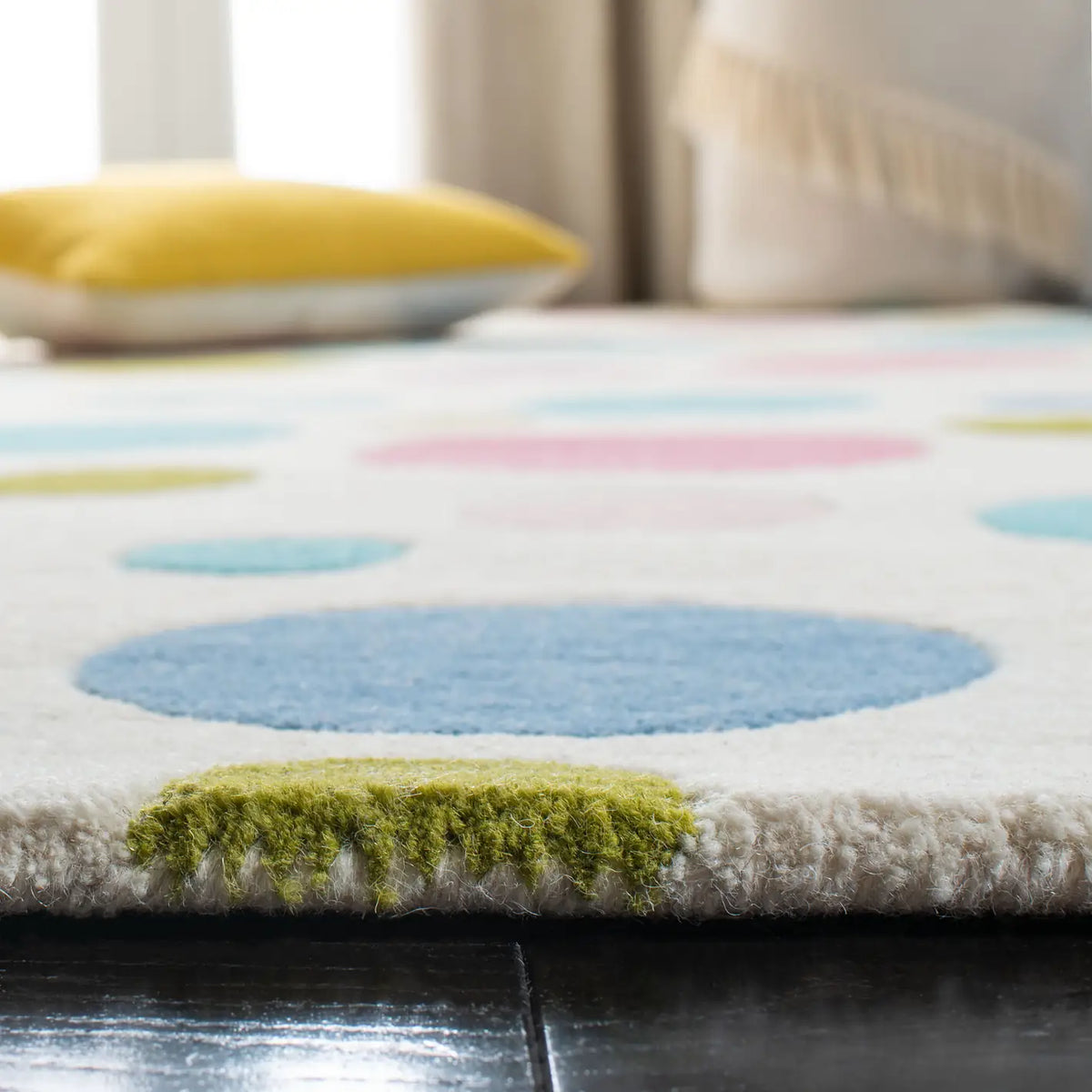 Safavieh Soho 5'-0" x 8'-0" Rug in Ivory / Multi