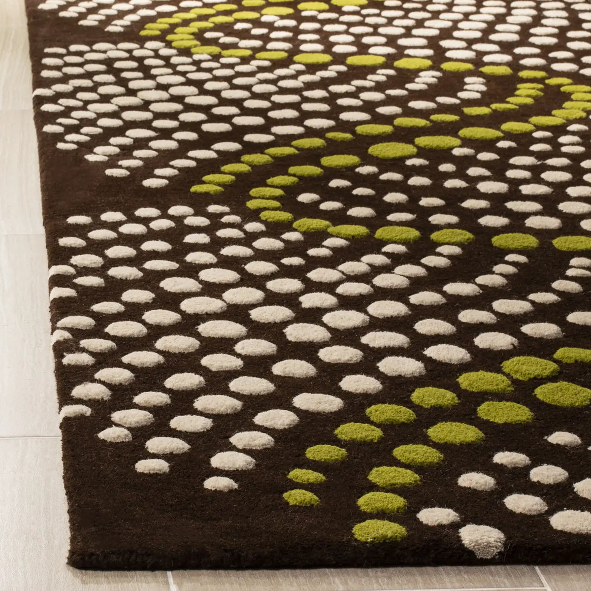 Safavieh Soho 3'-6" x 5'-6" Rug in Brown / Beige