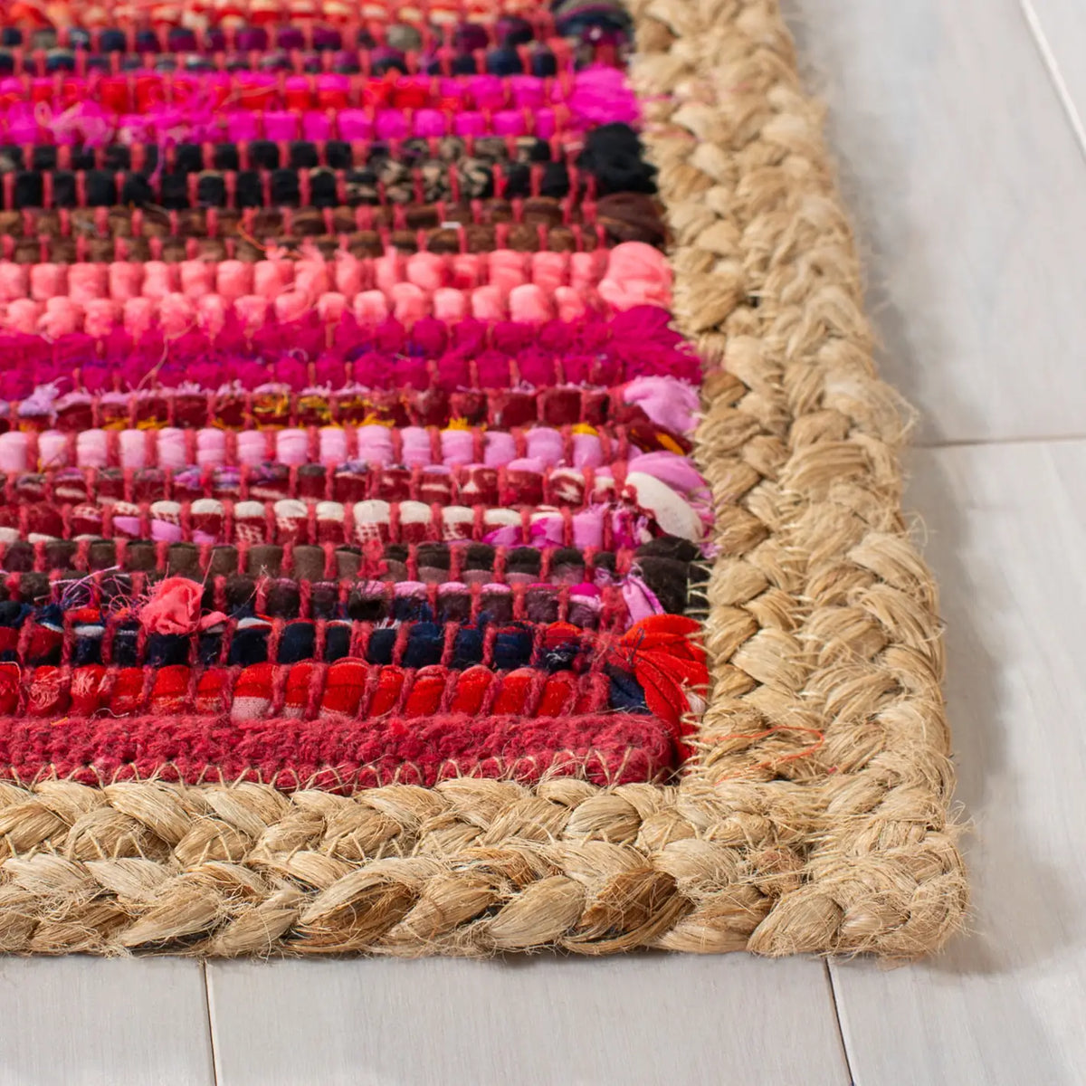 Safavieh Montauk 5'-0" x 8'-0" Rug in Red / Natural