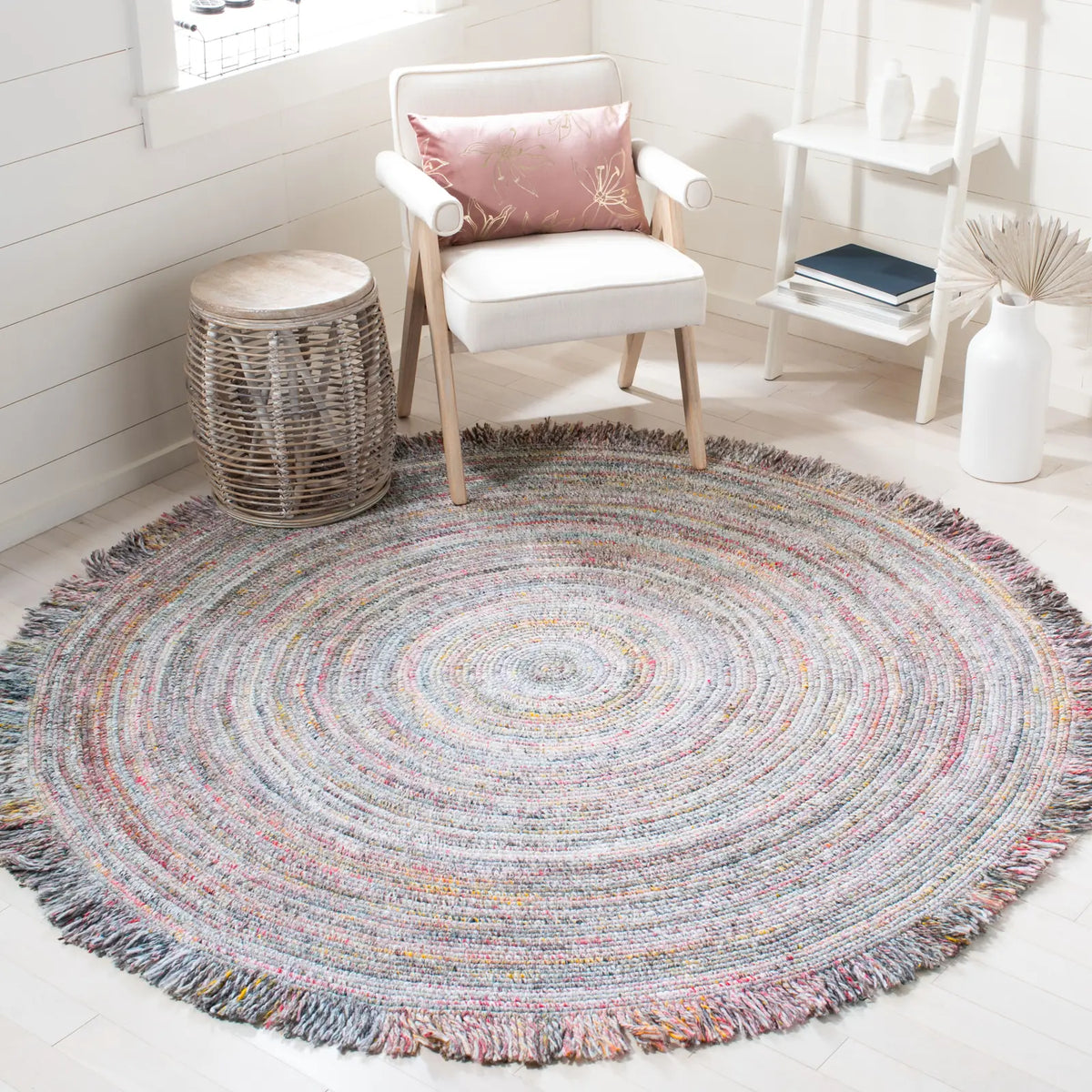 Safavieh Braided 5'-0" x 5'-0" Rug in Grey / Red