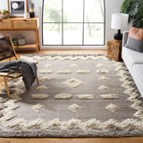 Safavieh Kenya 6'-0" x 9'-0" Rug in Grey / Ivory
