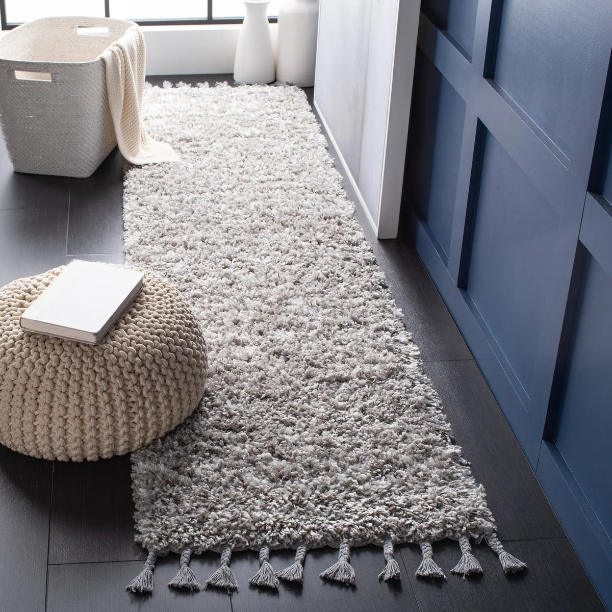 Safavieh Pro Lux Shag 400 2'-0" x 8'-0" Rug in Grey / Ivory