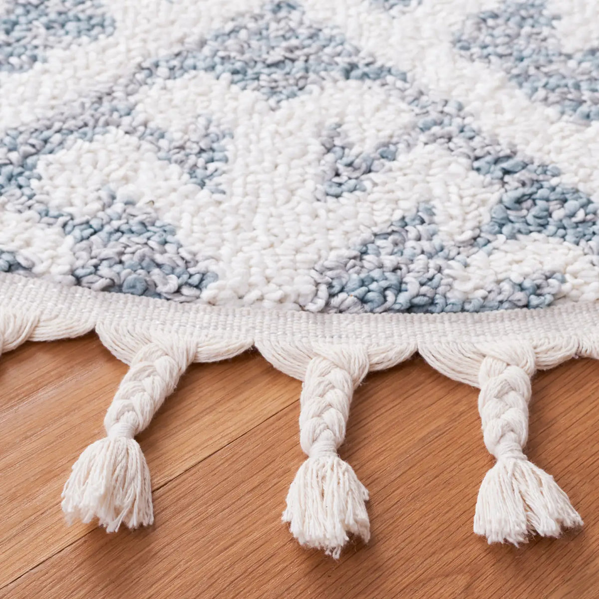 Safavieh Moroccan Tassel Shag 6'-7" x 6'-7" Rug in Teal / Ivory