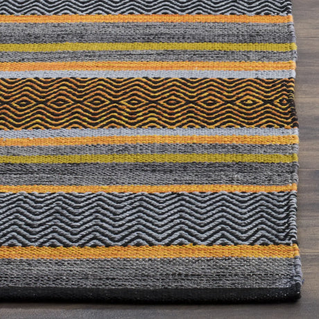 Safavieh Montauk 5'-0" x 8'-0" Rug in Navy / Multi